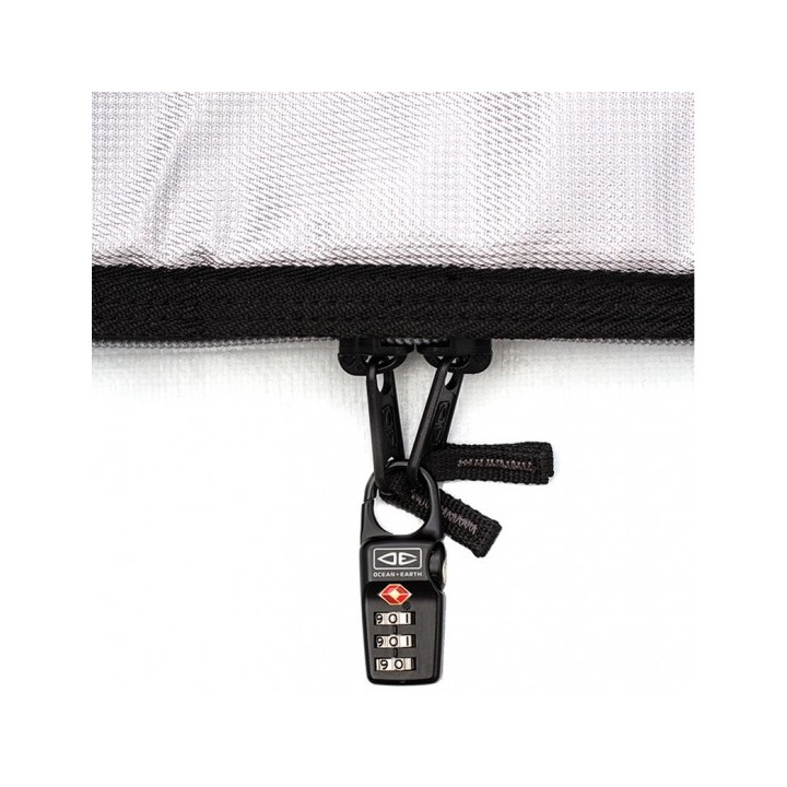 Cadena Travel Lock ocean and earth