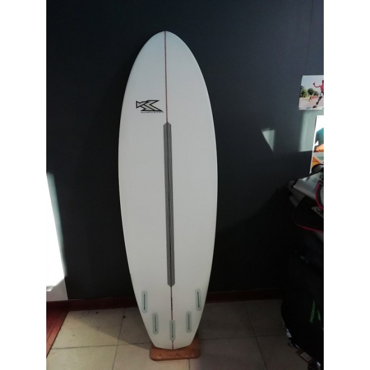 Pack surf Korvenn complet avec board + leash + housse + tail pad.