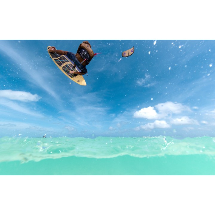 Duotone Blur SLS - Planche de Kitesurf Allround pour Grosses Vagues